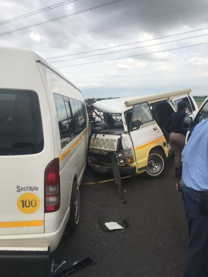 R28-Two-taxis-collide-leaving-ten-injured_.jpeg